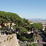 Maria 4*